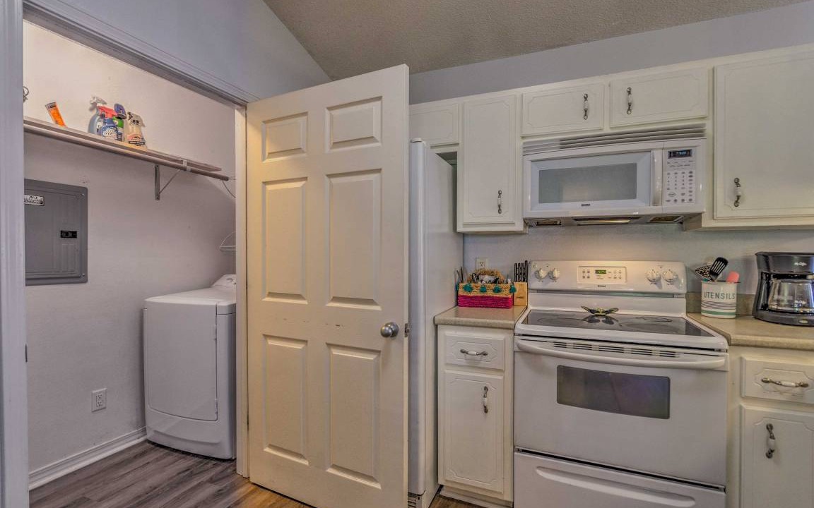 Photo of Kitchen in North Northwest Pensacola