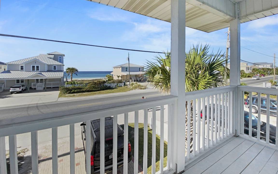 Photo of Patio Balcony in Lullwater Beach