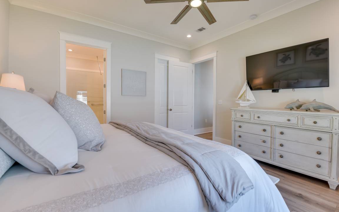 Photo of Others in Avalon Beach Estates