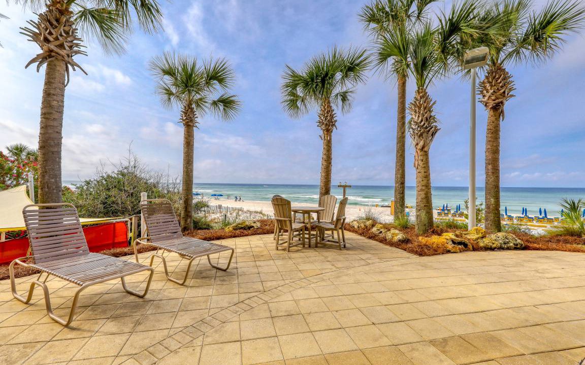 Photo of Patio Balcony in Bahama Beach
