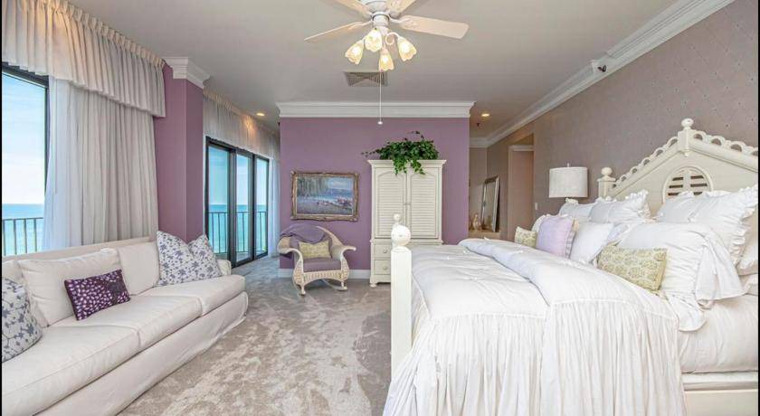Photo of Bedroom in Biltmore Beach