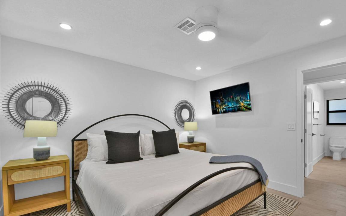 Photo of Bedroom in Lake Ida Shores