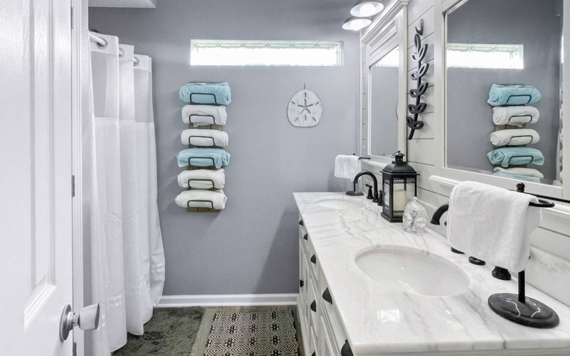 Photo of Bathroom in Holiday Isle