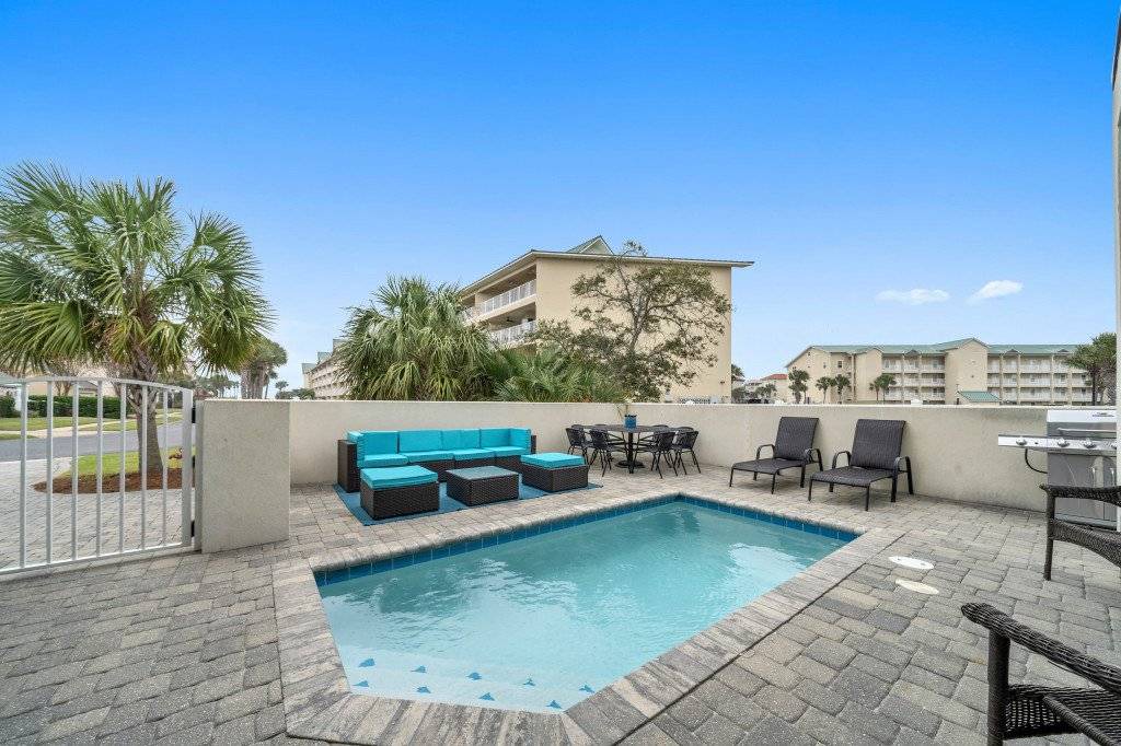 Photo of Others in Avalon Beach Estates