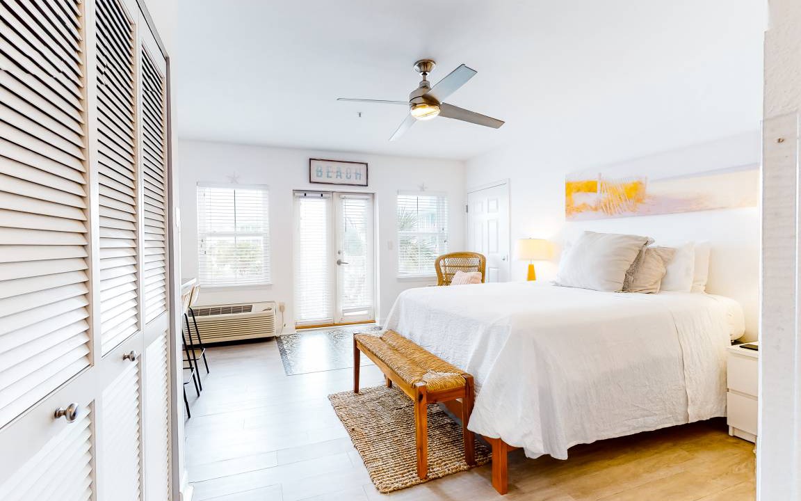 Photo of Bedroom in Gulf Place
