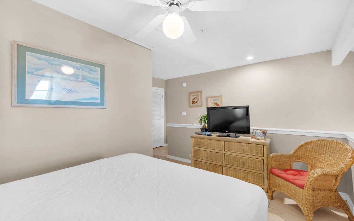 Photo of Bedroom in Crystal Beach