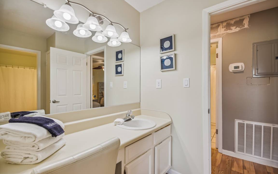 Photo of Bathroom in Holiday Isle