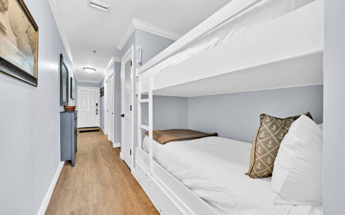 Photo of Bedroom in Gulf Place