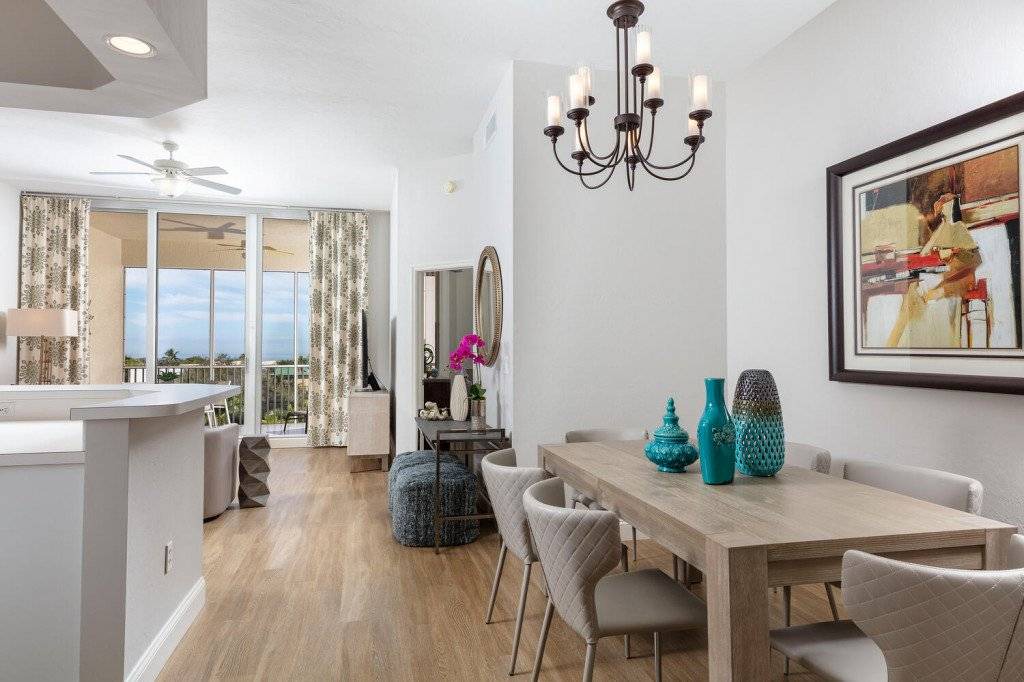 Photo of Livingroom in Vanderbilt Beach