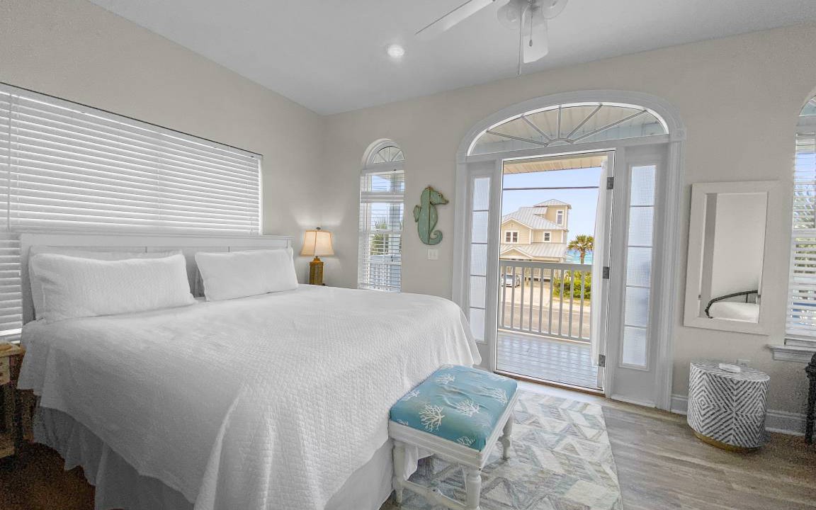 Photo of Bedroom in Lullwater Beach