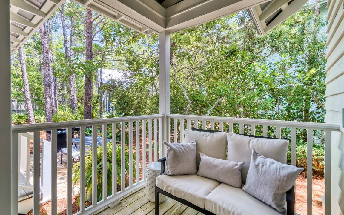 Photo of Patio Balcony in Forest District
