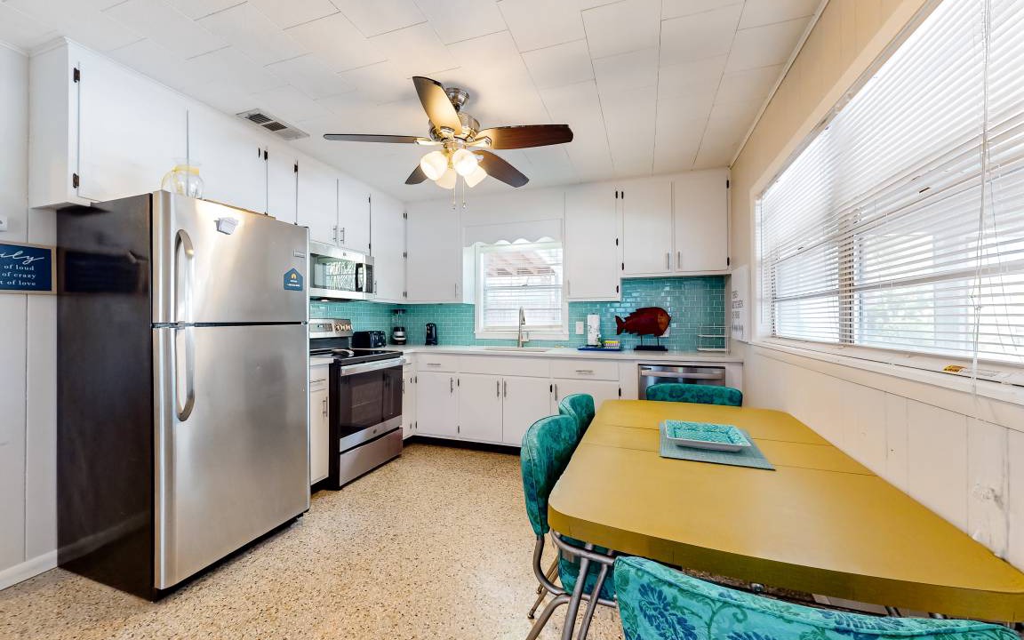 Photo of Kitchen in Kiska Beach