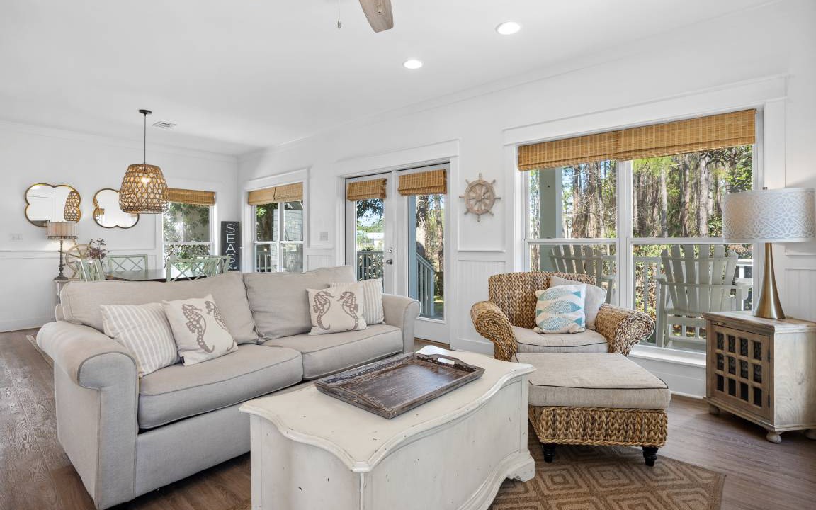 Photo of Livingroom in Dune Allen Beach