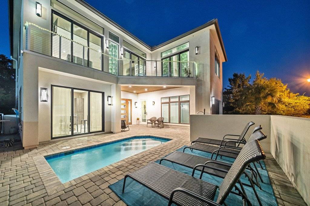 Photo of Others in Avalon Beach Estates
