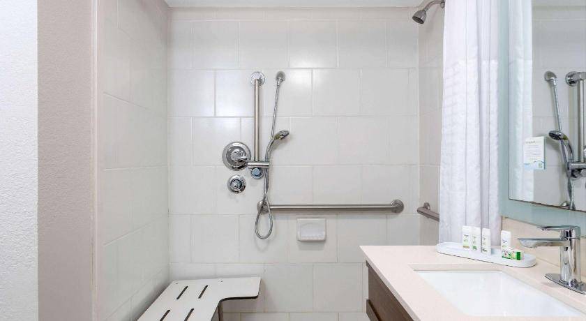 Photo of Bathroom in Northeast Pensacola