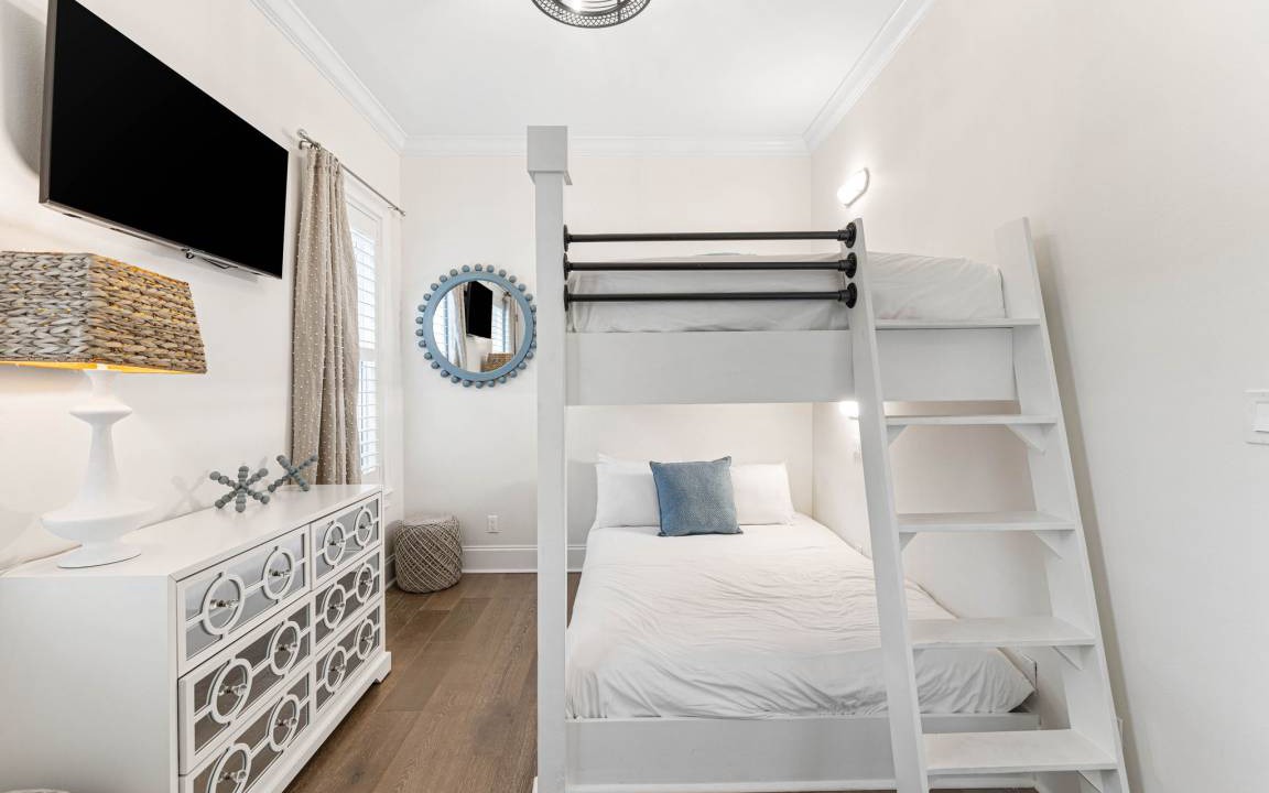 Photo of Bedroom in White's Gulfview