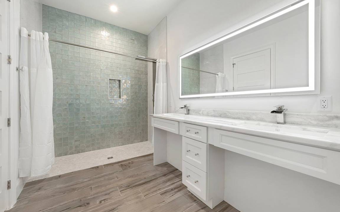 Photo of Bathroom in Crystal Beach