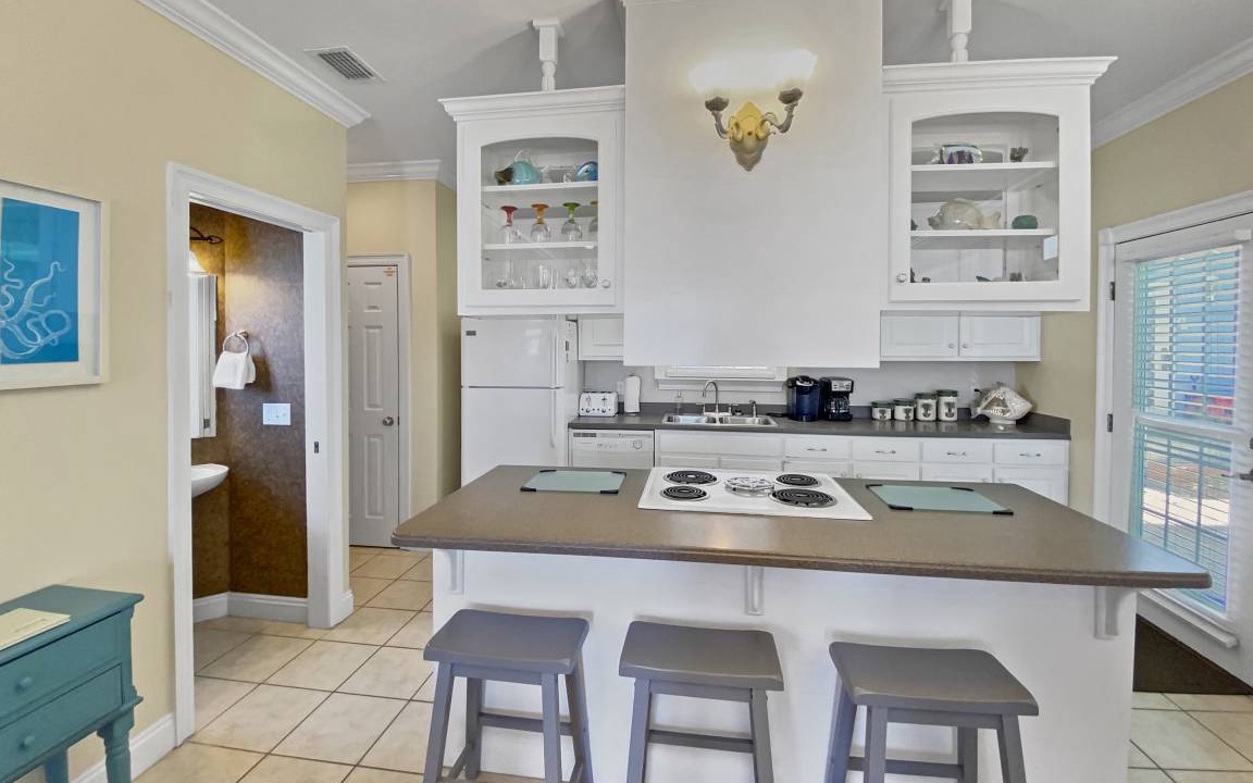 Photo of Kitchen in Lullwater Beach