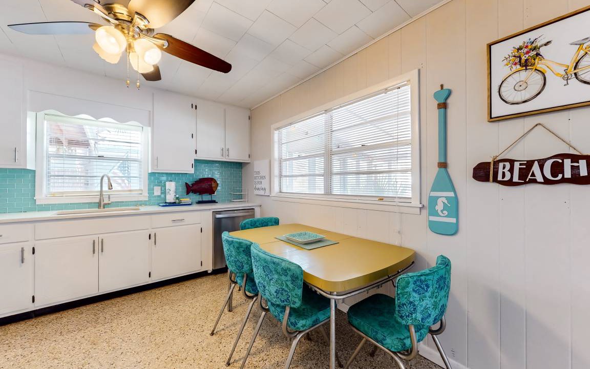 Photo of Kitchen in Kiska Beach