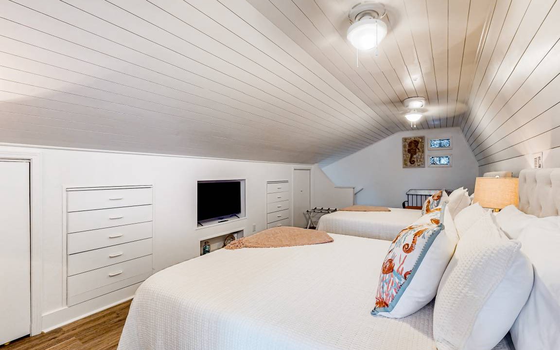 Photo of Bedroom in Upper Grand Lagoon