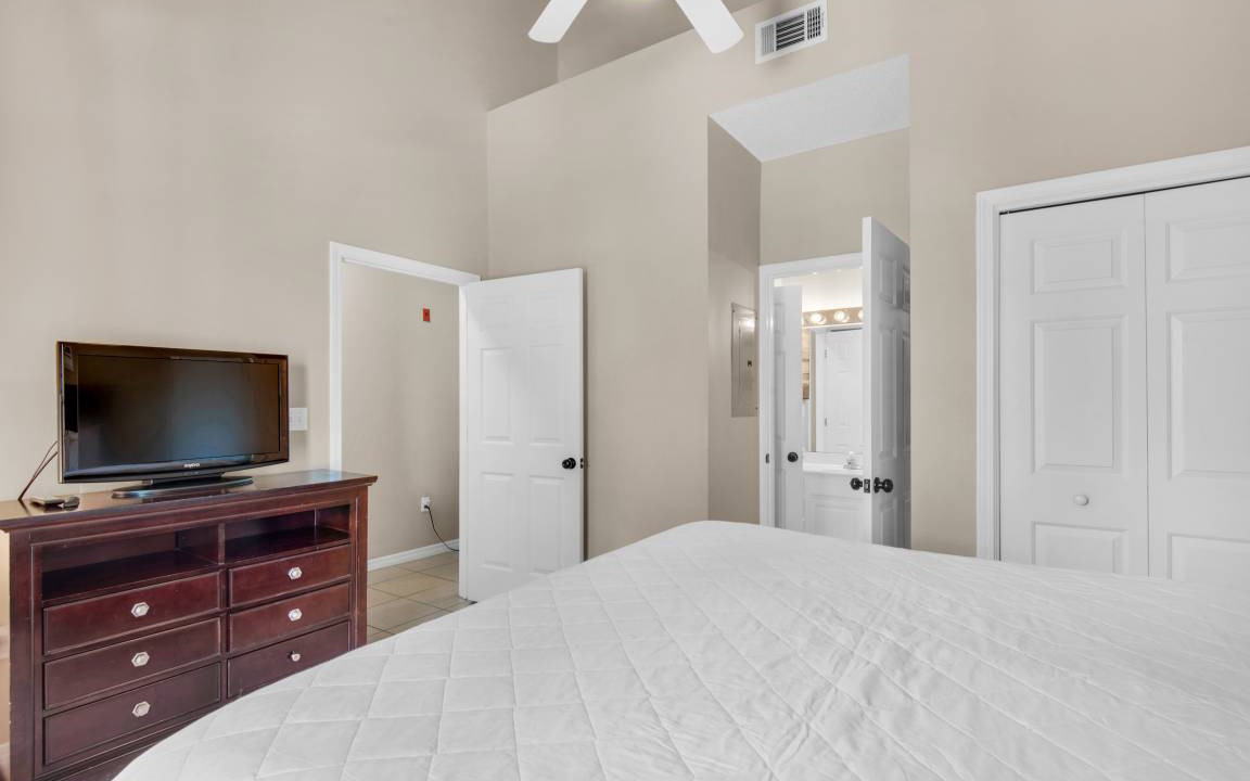 Photo of Bedroom in Crystal Beach