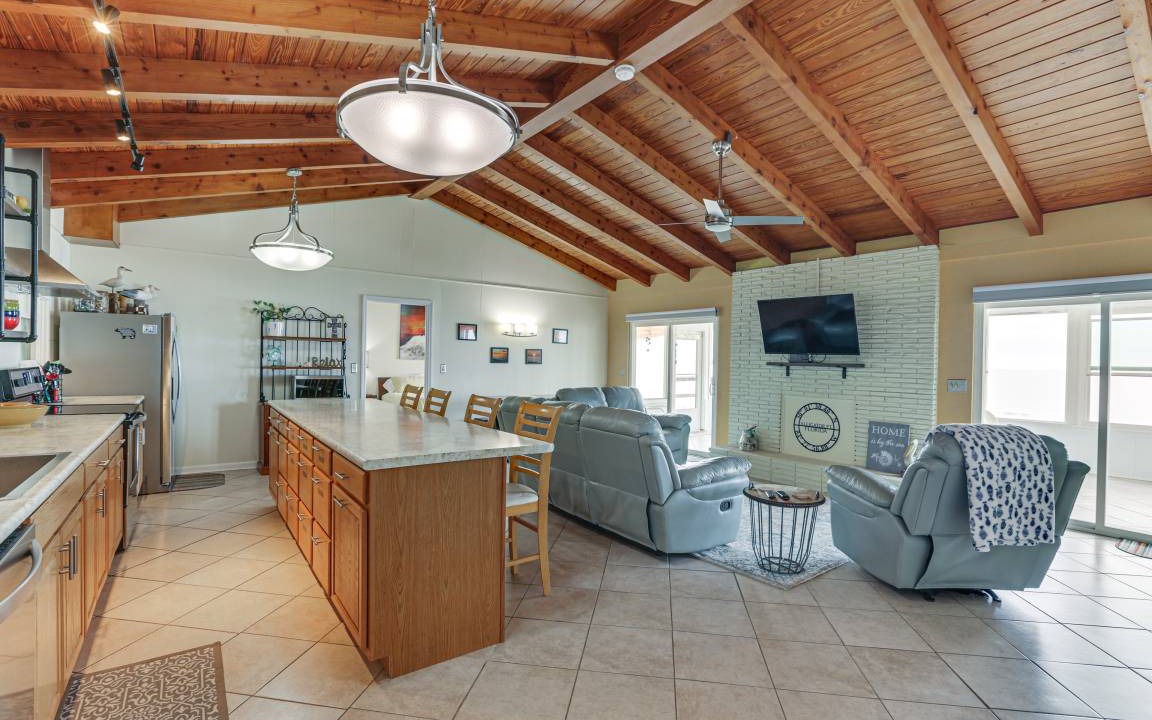 Photo of Livingroom in Alligator Point