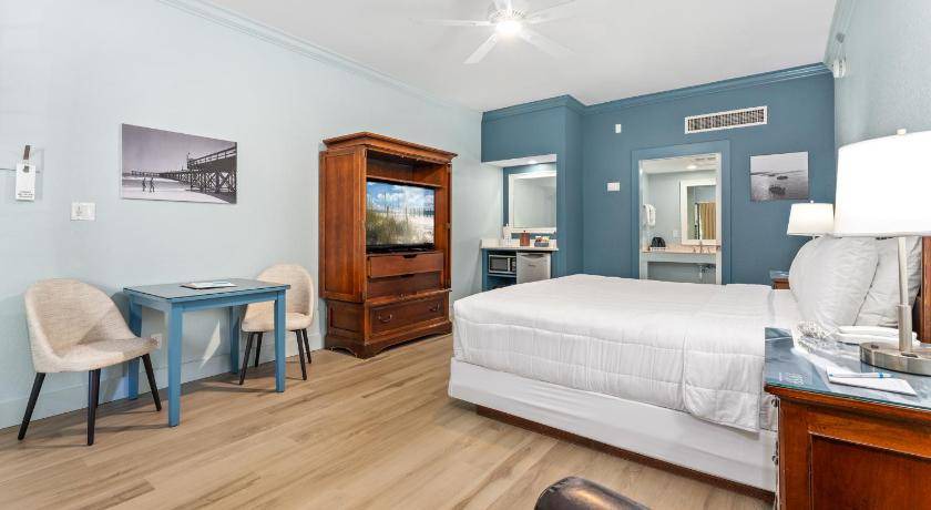 Photo of Bedroom in Crystal Beach