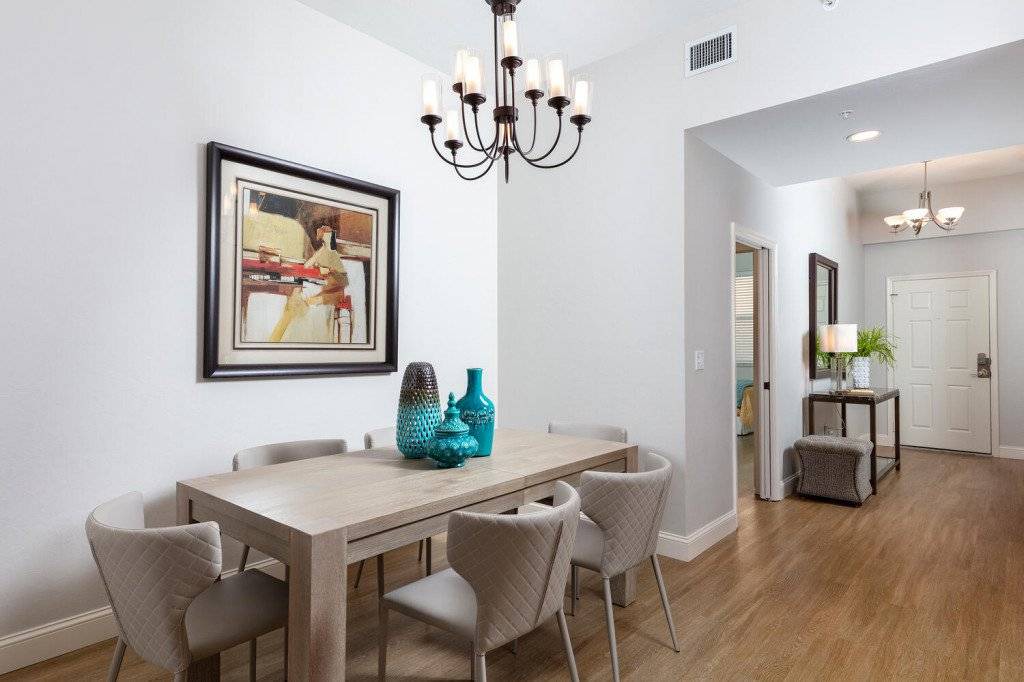 Photo of Livingroom in Vanderbilt Beach