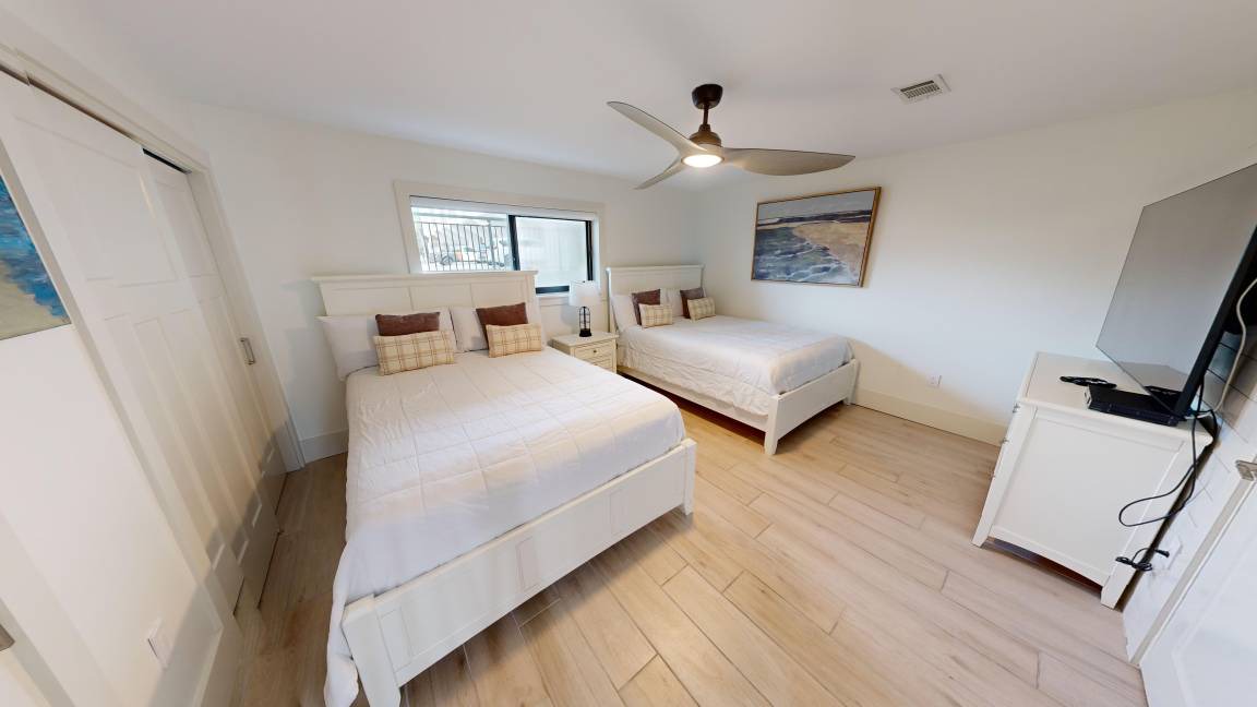 Photo of Bedroom in Holiday Isle