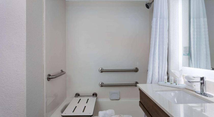 Photo of Bathroom in Northeast Pensacola