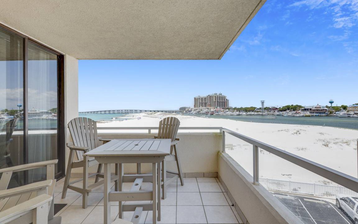 Photo of Patio Balcony in Holiday Isle