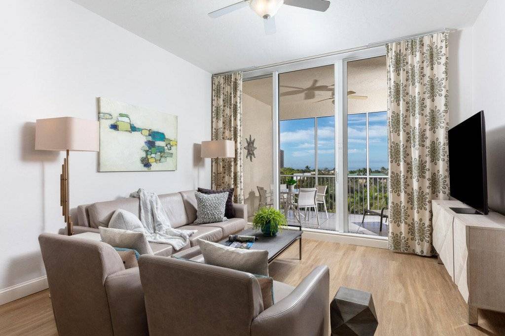 Photo of Livingroom in Vanderbilt Beach