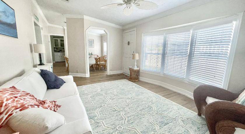 Photo of Others in Laguna Beach Estates