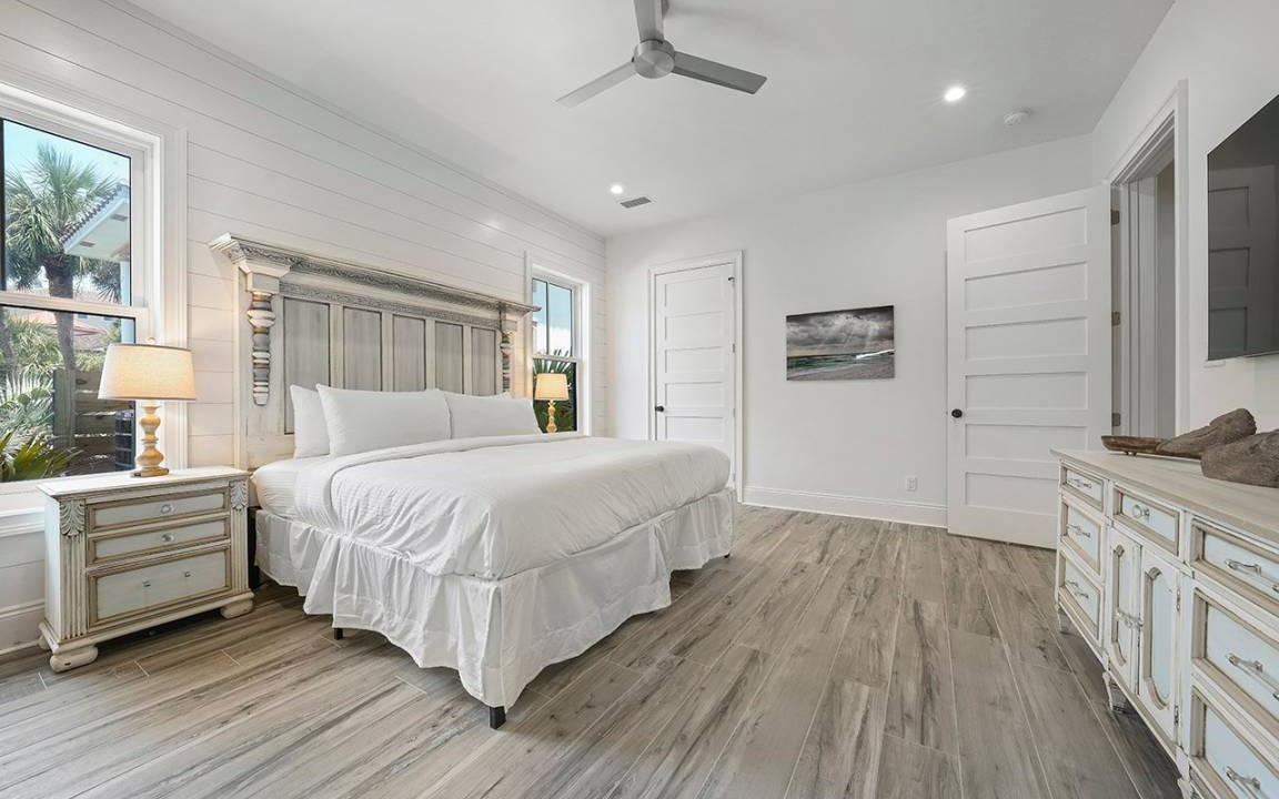 Photo of Bedroom in Crystal Beach