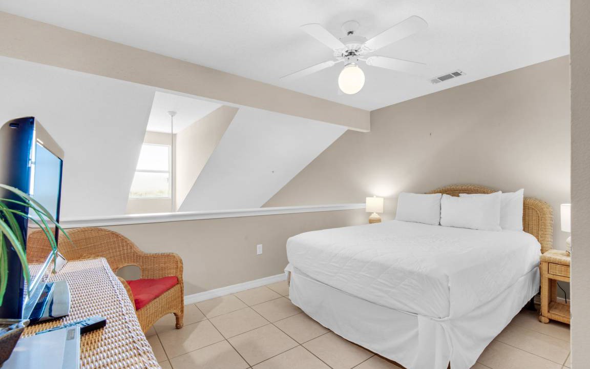 Photo of Bedroom in Crystal Beach