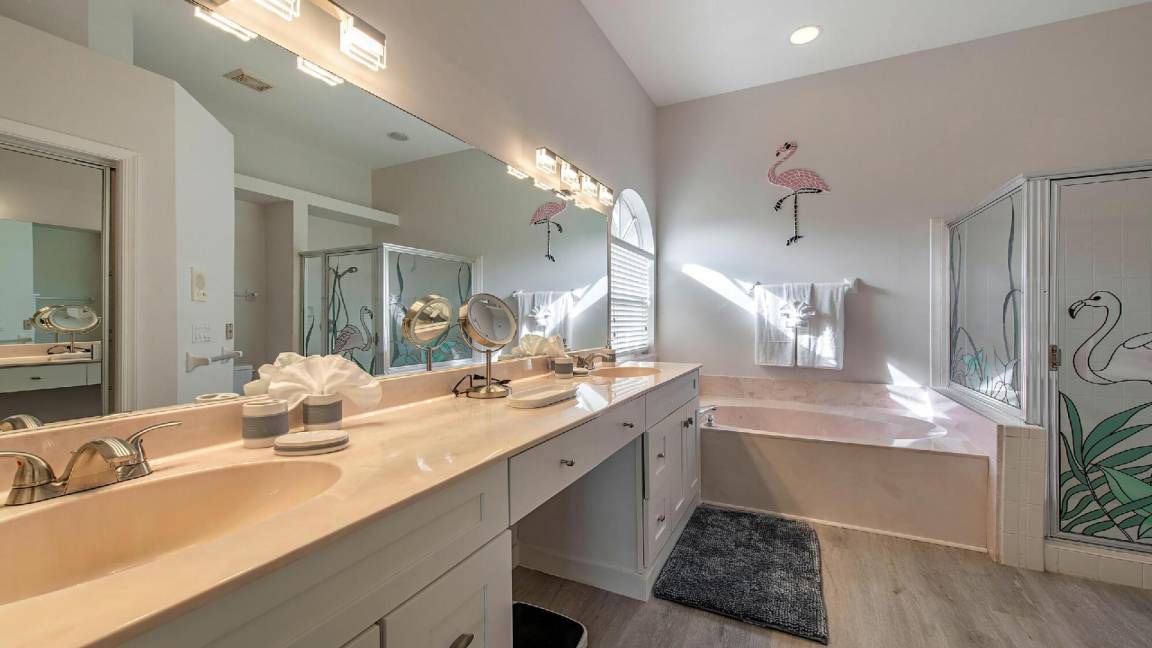 Photo of Bathroom in Crown Pointe