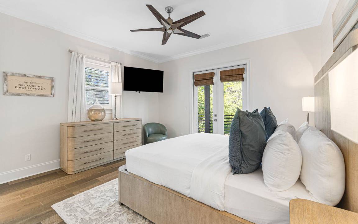 Photo of Bedroom in White's Gulfview