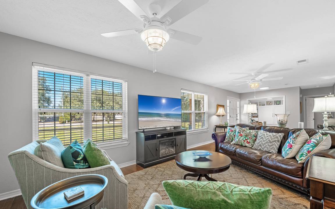Photo of Livingroom in Gulf Breeze