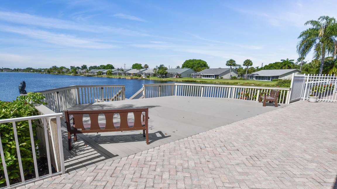 Photo of Patio Balcony in Crown Pointe