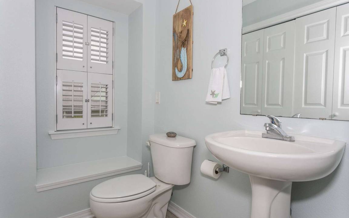 Photo of Bathroom in Innerarity Townhomes