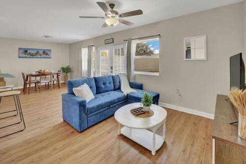 Photo of Livingroom in Bahama Beach