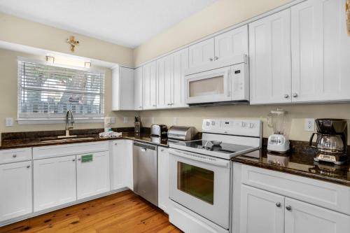 Photo of Kitchen in Frangista Beach