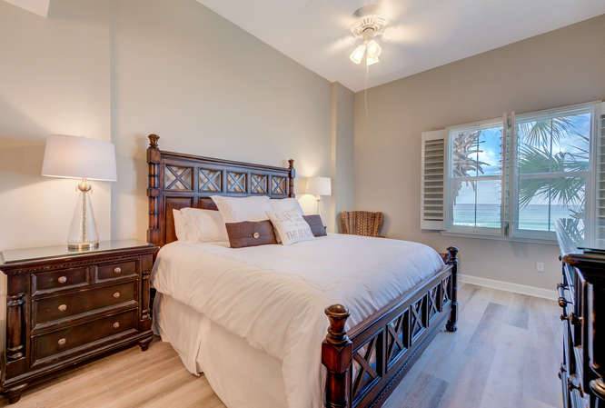 Photo of Bedroom in Crystal Beach
