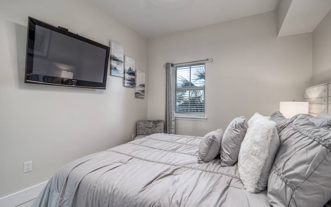 Photo of Bedroom in Crystal Beach
