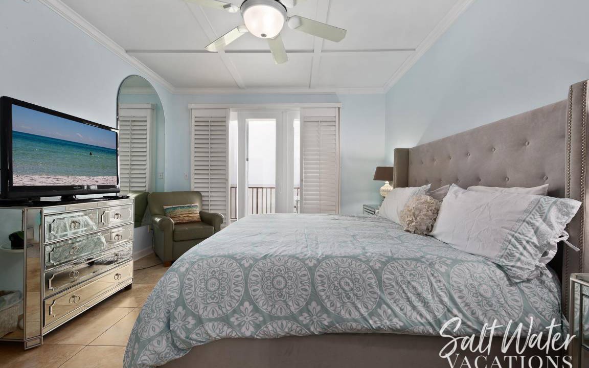 Photo of Bedroom in Crystal Beach