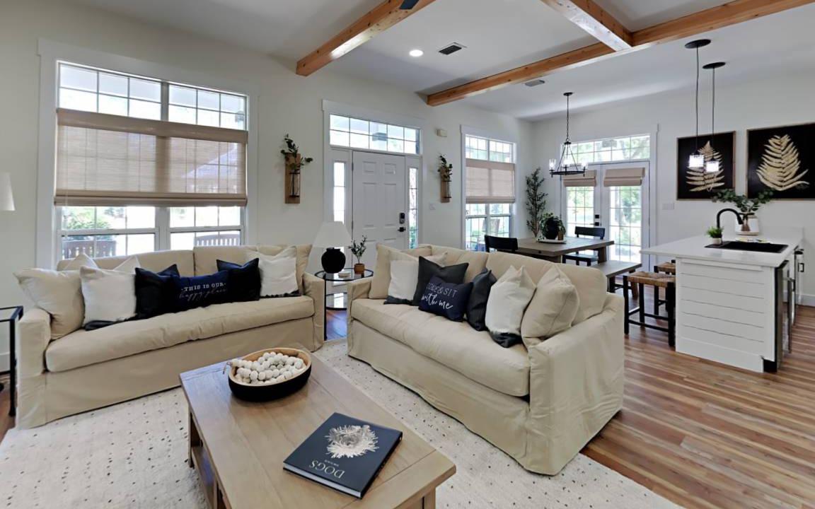 Photo of Livingroom in Sugarwood Beach