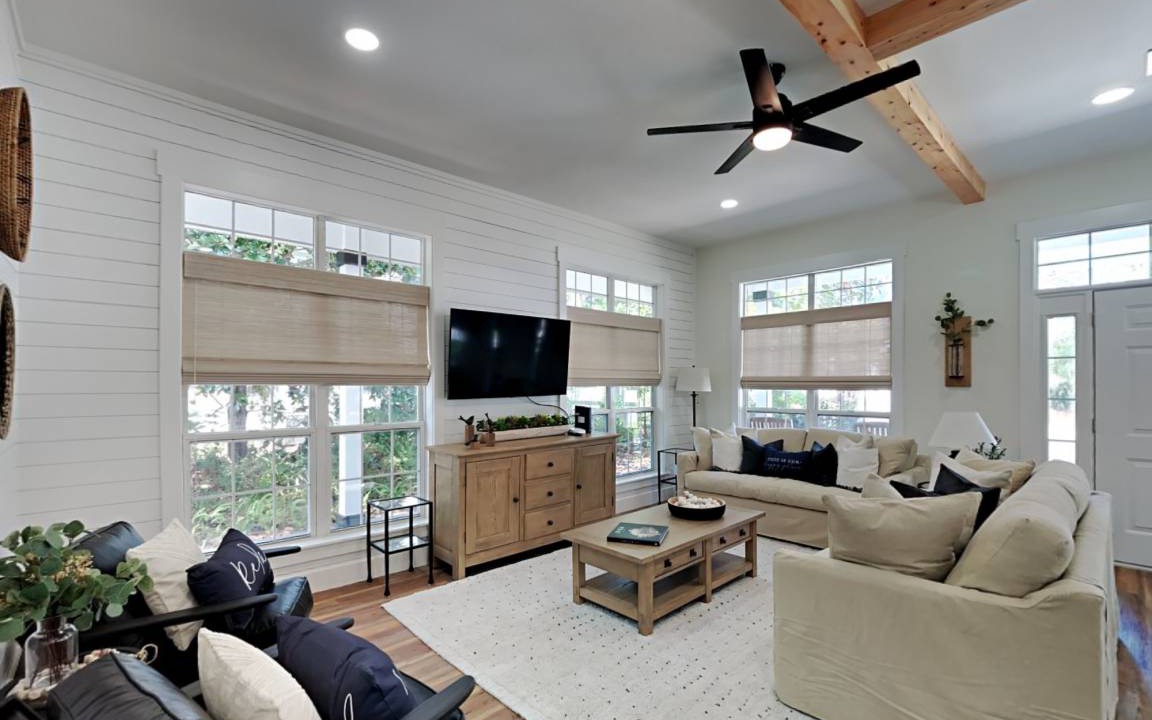 Photo of Livingroom in Sugarwood Beach