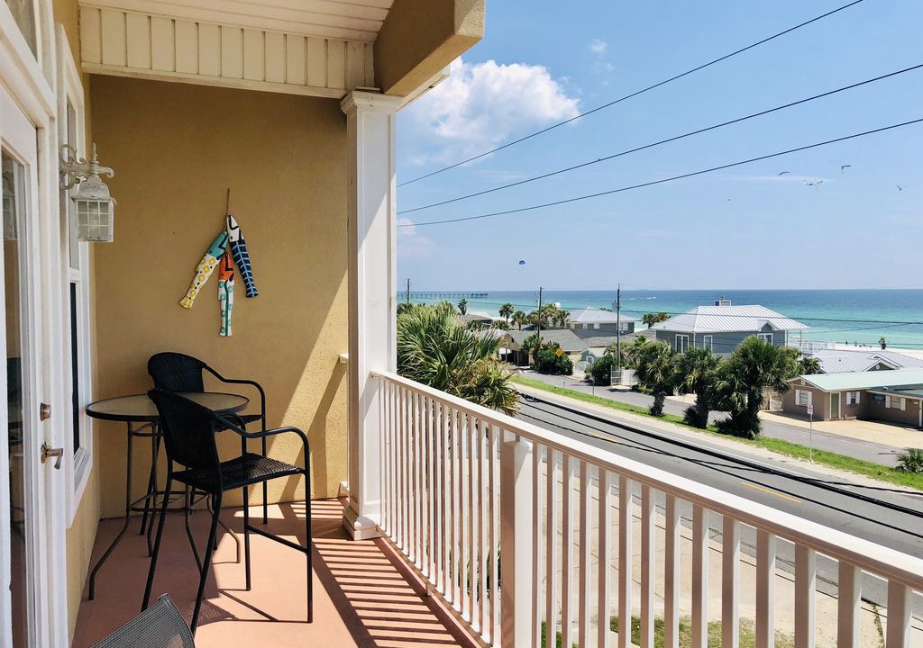 Photo of Patio Balcony in Bahama Beach
