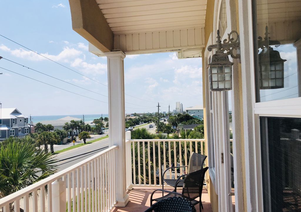 Photo of Patio Balcony in Bahama Beach