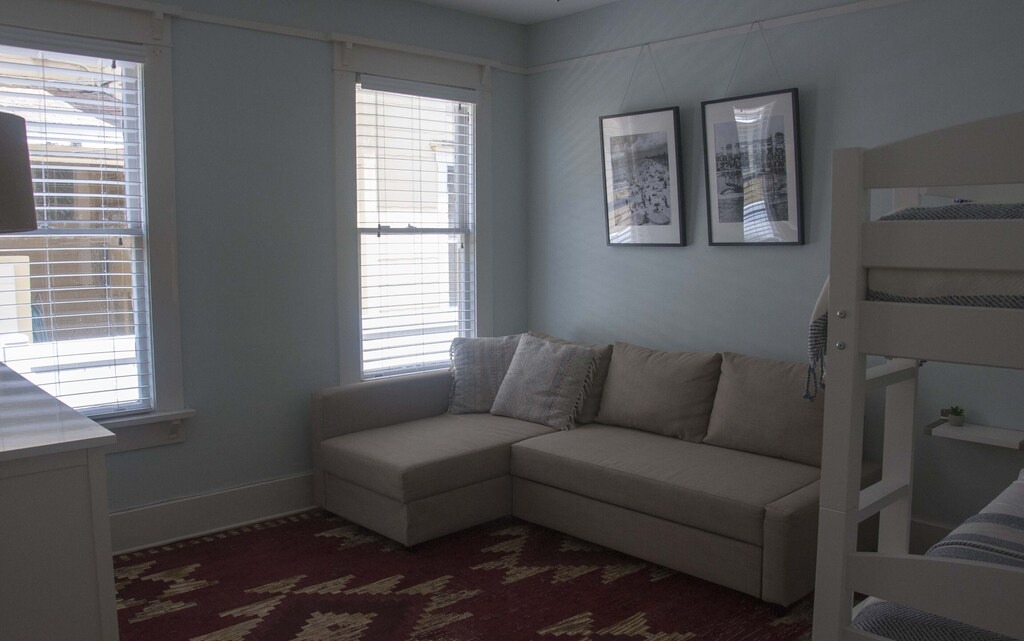 Photo of Livingroom in Historic Uptown